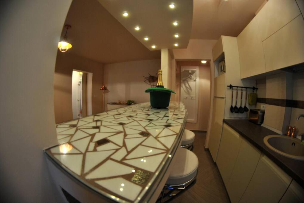 Modern & Central Apartment In North Of บูคาเรสต์ ภายนอก รูปภาพ