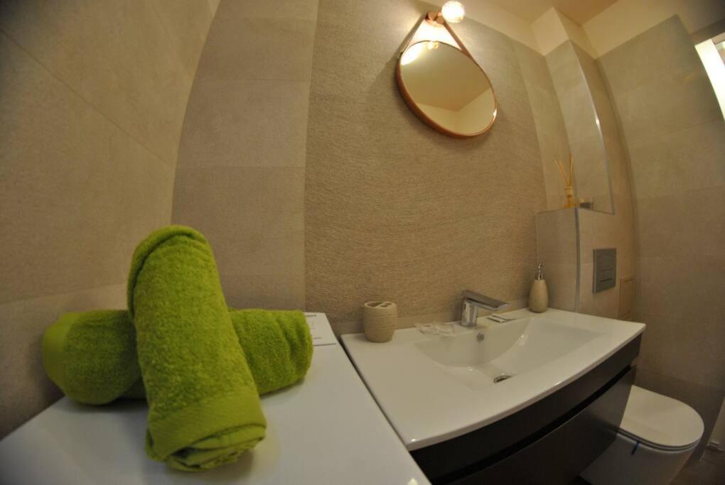 Modern & Central Apartment In North Of บูคาเรสต์ ภายนอก รูปภาพ